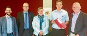 Die Petition «Ostumfahrung Altstätten» ist überreicht (von links): Andreas Broger, Markus Ritter, Heidi Manser, Marcel John (Kantonsingenieur) und Urs Dörig. (Bild: pd)