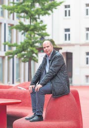 Martin Würmli in seinem «Wohnzimmer»: Zuletzt wohnte der Stadtparlamentarier direkt am Roten Platz. (Bild: Hanspeter Schiess)