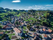 In Mosnang will die Konsumgenossenschaft ein neues Ladengebäude mit neun Wohnungen bauen. (Bild: Martin Lendi)