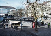 Soll die Rondelle stehen bleiben oder doch abgebrochen werden? Das ist eine der Fragen, die es im partizipativen Prozess für die Neugestaltung von Marktplatz, Bohl und Blumenmarkt zu klären gilt. Eine andere ist die Zukunft des ständigen Marktes. (Bild: Benjamin Manser)
