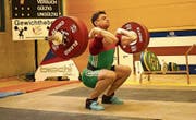 Patrick Penczak mit 131 kg im Umsetzen. (Bild: Urs Kern)