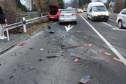 Beide Autos erlitten Totalschaden. (Bild: Kapo SG)