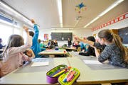 In der Stadt St.Gallen sollen die Schüler nur noch mit ganzen Noten benotet werden. (Bild: Donato Caspari)