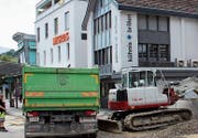 Während der geplanten Baumassnahmen im Juli/August sollen die Geschäfte im Migros-Gebäude geöffnet bleiben. (Bild: Archiv/Gert Bruderer)