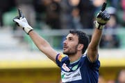 So sahen ihn die FCSG-Fans am liebsten: Ein jubelnder Daniel Lopar. (Bild: Steffen Schmidt/freshfocus (freshfocus))