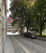 Bald könnte eine Passerelle vom Parkhaus UG 25 bis zur Kirche St. Mangen entstehen. (Bild: Hanspeter Schiess)
