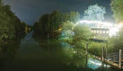 Schauplatz des mysteriösen Todesfalls: Der Alte Rhein zwischen Rheineck und Gaissau mit dem chinesischen Schiffsrestaurant. (Bild: Ralph Ribi)