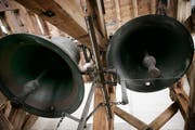Die Glocken der katholische Kirche Wittenbach läuten in der Nacht nicht mehr. (Bild: Carmela Odoni)