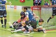 Michael Schiess (am Boden liegend) und Waldkirch-St. Gallen haben sich nach fünf Niederlagen aufgerappelt und zuletzt die Grasshoppers bezwungen. (Bild: Michel Canonica)