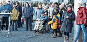 Dem Publikum gefielen die Auftritte von Sandro Hess und dem Musikverein. (Bild: Remo Zollinger)