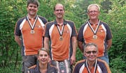 Ebnat Kappel Elite: Franco Santoro, Marcel Schilliger und Iwan Hüppi (stehend, von links), Martina Scherrer sowie Hansueli Mettler (vorne). (Bild: PD)