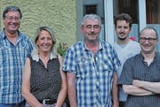 Markus Gsell (v. l.) übergibt sein Kassieramt an Mirjam Knöpfler, es gratulieren Rene Müller, Thomas Blank und Norbert Bühler. (Bild: pd)