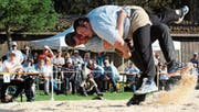 Im Schlussgang des Hochwacht-Schwingfestes in Sirnach siegte Samuel Giger gegen Domenic Schneider. (Bild: PD)
