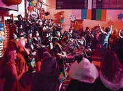 Am Oberrieter Maskenball herrscht eine gute Stimmung. (Bild: pd)