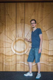 «Habe viel ausprobiert»: Daniel Kiefer startete seine Laufbahn als Pfarrer in Wittenbach. (Bild: Jil Lohse)