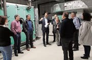 Die Lüftungszentrale im Erweiterungsbau des Spitals Wattwil ist riesig. Die Technik beeindruckte die Besucherinnen und Besucher. (Bild: Cecilia Hess-Lombriser)