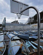 Eingestürzte Turnhalle im Riethüsli. (Bild: Ralph Ribi)