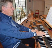 Cornel Weibel, Oberbüren, hat das Konzert vom Sonntagabend initiiert und konnte Harfenistin Joanna Thalmann aus Niederwil dafür gewinnen. (Bild: Zita Meienhofer/pd)