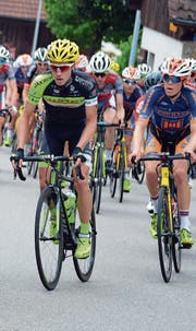 Patrick Schelling (gelber Helm) startet morgen Sonntag an der Österreich-Rundfahrt. Für ihn ist dieser Wettbewerb ein entscheidendes Rennen. (Bild: Urs Huwyler)