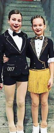 Gioia Sieber und Mara Piccinelli (v. l.) klassierten sich in ihrer Stärkeklasse in den Top 10. (Bild: pd)