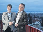 Karl Müller und Franz With auf dem Tower der Kybun AG (von links). (Bild: Reto Martin)