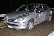 Eine Frau wurde beim Unfall leicht verletzt. (Bild: Kapo SG)