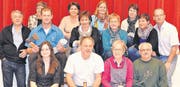 Das Laientheater Wolfhalden unter der Regie von Roger Kugler (rechts aussen) begann mit den Proben. (Bild: ck)