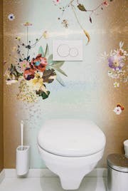 Die von Architekt Roger Bechtiger sanierte Damentoilette im Restaurant «Naz» an der Schmiedgasse. (Bilder: Benjamin Manser)