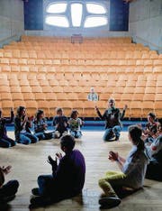 Kreativität und kognitives Wissen der Schüler möchte die Steiner-Schule gleichermassen fördern. (Bilder: Coralie Wenger)