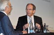 Regierungsrat Bruno Damann (r.) im Gespräch mit Peter Eisenhut: «In Bern müssten wir uns besser verkaufen.» (Bild: Gert Bruderer)