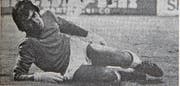 1974: Goalie Karl Hutter am Boden – beim 0:7 gegen die Young Boys. (Bild: Tagblatt-Archiv)