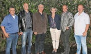 Nominiert wurden (von links) für die GPK Leo Thurnherr und Thomas Hasler (beide bisher), für den Gemeinderat Werner Barmettler (bisher) und Yvette Werner Hengartner (neu) sowie für den Schulrat Goar Hutter (bisher) und Niklaus Köppel (neu). (Bild: mp)