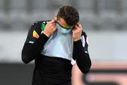St.Gallens Albert Bunjaku mag nicht mehr hinschauen. (Bild: PETER SCHNEIDER (KEYSTONE))