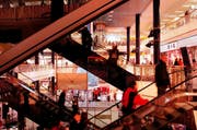 Der 45-Jährige soll 15 Einbrüche in Läden von Einkaufszentren in den Kantonen Bern, Freiburg, Zürich und St. Gallen begangen haben. (Archivbild) (Bild: EDDY RISCH (KEYSTONE))