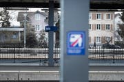 Am Bahnhof Wil fühlen sich viele Pendler vor allem abends unsicher. (Bild: Michel Canonica/Archiv)
