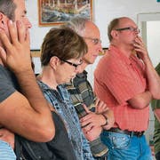 Interessierte Besucher liessen sich von Sekretär Samet Avdiu, Imam Enes Koshi und Präsident Mevludin Ademi durch die Moschee führen. Die Ausführungen stiessen auf grosses Interesse, lösten aber auch kritische Fragen aus. (Bilder: pd)