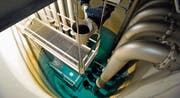Im Rheintal stammt ein Grossteil des Trink- und Brauchwassers aus Grundwasservorkommen. Blick in die Pumpwerk- und Filteranlage des Wasserwerks Mittelrheintal beim Viscoseareal in Widnau. (Archivbild: Max Tinner)
