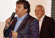ZAB-Geschäftsleiter Claudio Bianculli informierte die Mitglieder des Hauseigentümerverbandes über das Angebot aus Bazenheid und darüber, dass die Entsorgung weiterhin mit Fahrzeugen der Brunner Umweltservice AG, Flawil, erfolgen werde. (Bild: Franz Wismer)