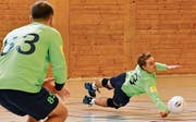 Mit kämpferischem Einsatz erspielen sich die Widnauer um Captain Mario Kohler (am Ball) den dritten Rang nach Abschluss der Qualifikationsrunde. (Bild: pd)