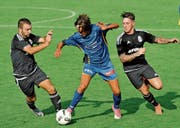 Erfreulich, dass immer mehr Mannschaften eigene junge Spieler ins Kader nehmen und diese – wie Timon Kamm (FC Sirnach blau) – Einsatzzeiten bekommen. (Bild: Urs Nobel)