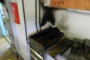 Beim Brand einer Fritteuse entstand nur geringer Sachschaden. (Bild: Stapo SG)