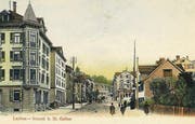 Das Zentrum der Lachen 1905. Das Haus mit Erker links steht noch, rechts befindet sich die Überbauung mit Post, Drogerie und Hochhaus.