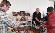 Stöbern am Koffermarkt. (Bild: Yvonne Aldrovandi-Schläpfer)