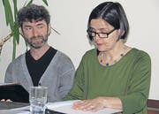 Anna Schindler und Matthias Flückiger entführten das Publikum an vergessene Orte und sorgten für Erinnerungen an die Kindheit. (Bild: Ruth Bossert)