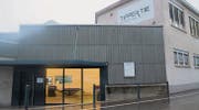 Dunkle Wolken über der Schweizer Niederlassung von Tipper Tie in Flawil: Der Standort wird geschlossen, die 55 Mitarbeitenden entlassen. (Bild: Andrea Häusler)