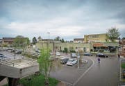 Mit der Überbauung Oedenhof soll die heutige Migros in Wittenbach einem neuen Einkaufszentrum weichen. (Bild: Urs Bucher)