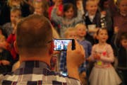 Der erste Schultag ist bei Eltern ein beliebtes Fotosujet. (Bild: Getty (Symbolbild))