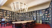 Gutes Bauen Ostschweiz 2015, Bibliothek in der ehemaligen Hauptpost am Bahnhofplatz. Turmzimmer. (Bild: Hanspeter Schiess)
