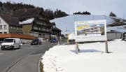 Seit 2005 sind die Preise für Eigentumswohnungen im Toggenburg – im Bild ein Bauvorhaben in St. Peterzell – um fast 50 Prozent gestiegen. (Bild: Urs M. Hemm)