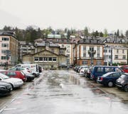 Die Mehrheit der Befragten will eine Aufhebung des SBB-Parkplatzes und einen Erhalt des Klubhauses. (Bild: Urs Jaudas/Archiv)